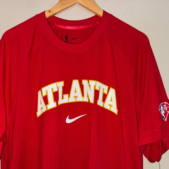Nike NBA Atlanta Hawks Team Issue PE Player Pregame Warmup T-Shirt Mens NEW - Picture 3 of 14